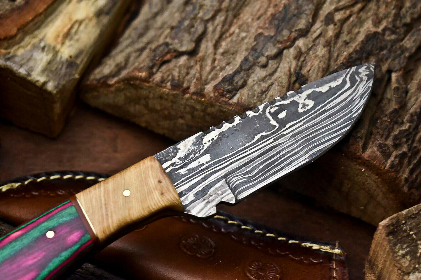 HS-671 Custom Handmade Damascus Steel Skinner Knife - Beautiful Hard Wood Handle