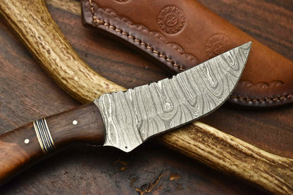 HS-597  Handmade Damascus Skinning Blade Camping Full Tang Knife