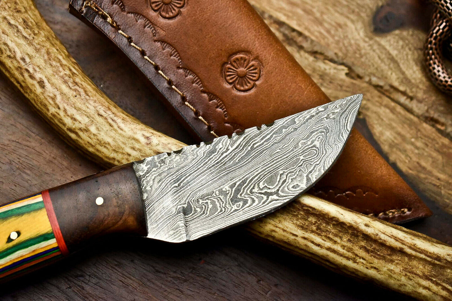 HS-645 Custom Handmade Damascus Hunting Skinning Blade Hunter Camping Full Tang Knife