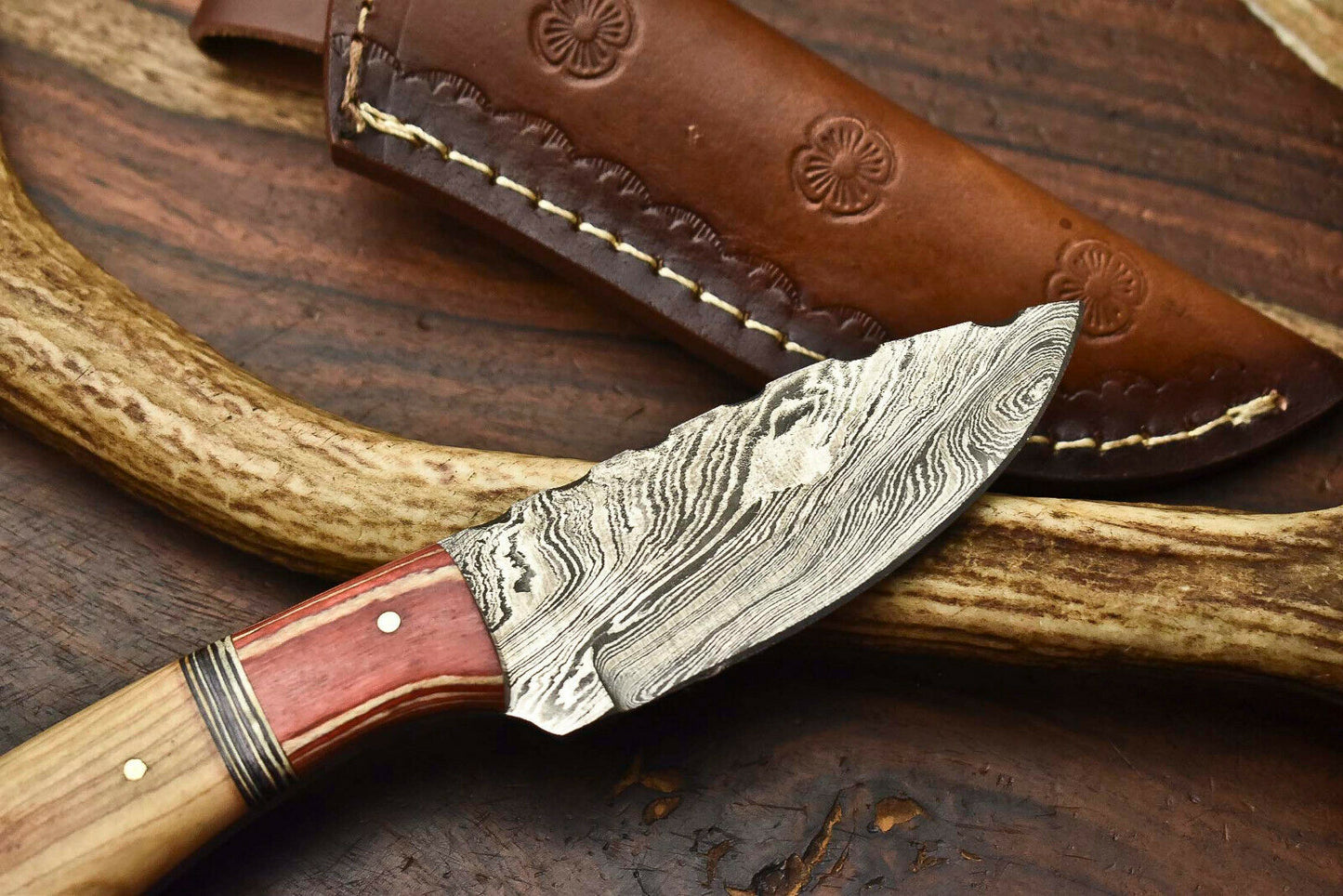 HS-599 Handmade Damascus Skinning Blade Camping Full Tang Knife