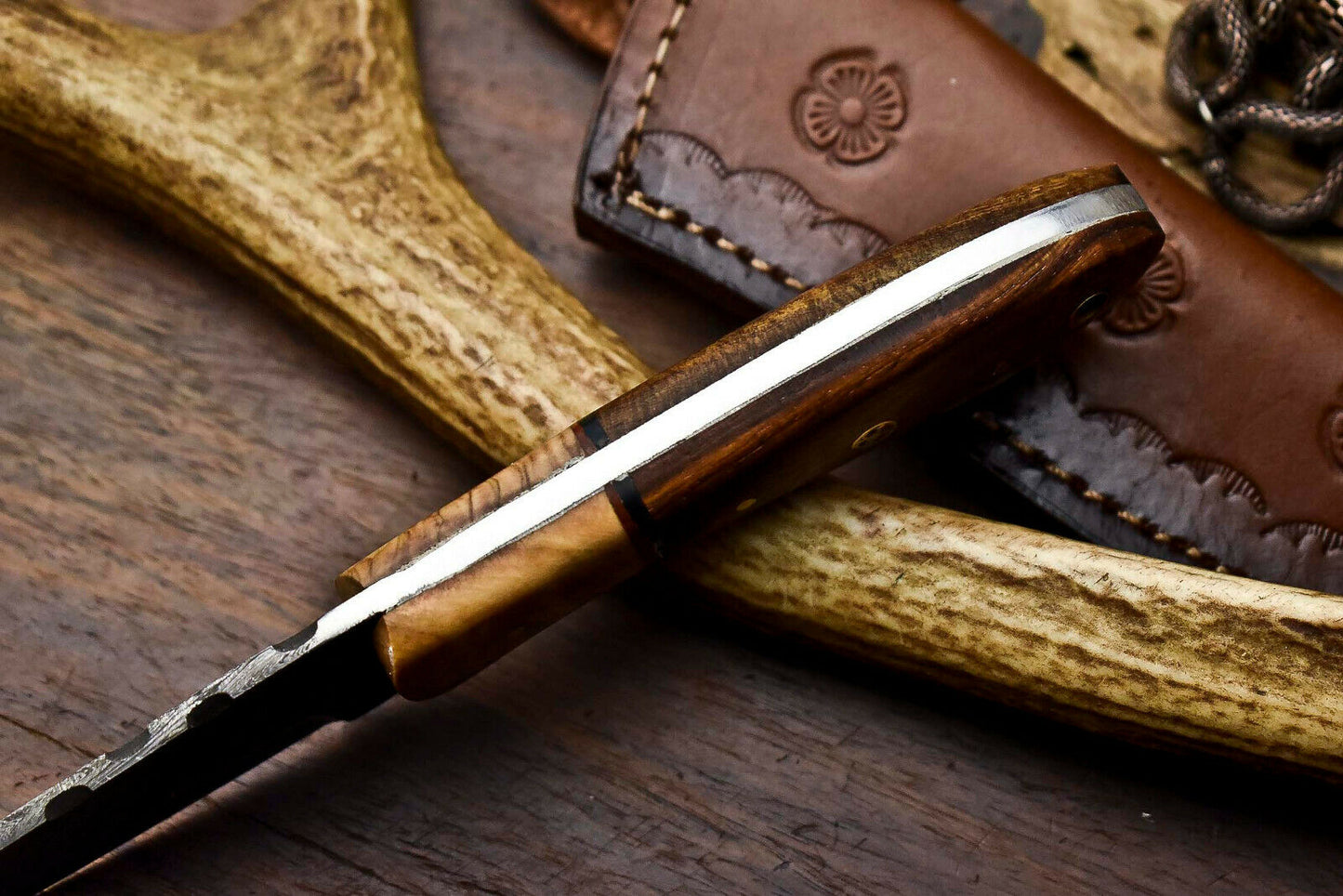 HS-692 Custom Handmade Damascus Steel Skinner Knife - Beautiful Wood Handle