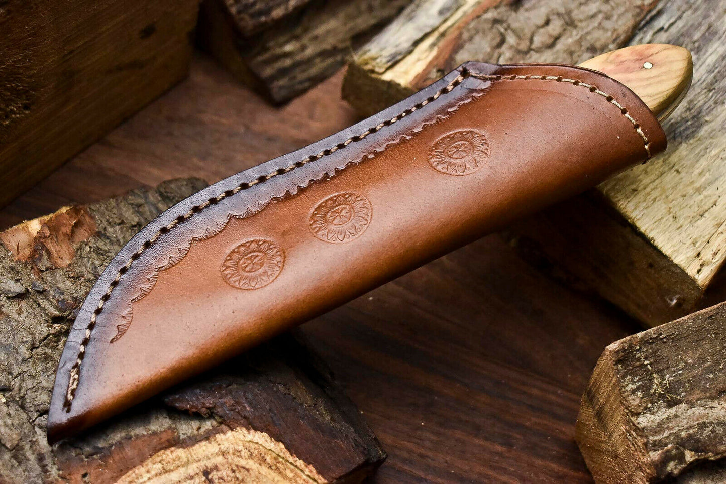HS-708 Custom Handmade Damascus Steel Skinner Knife - Beautiful Wood Handle