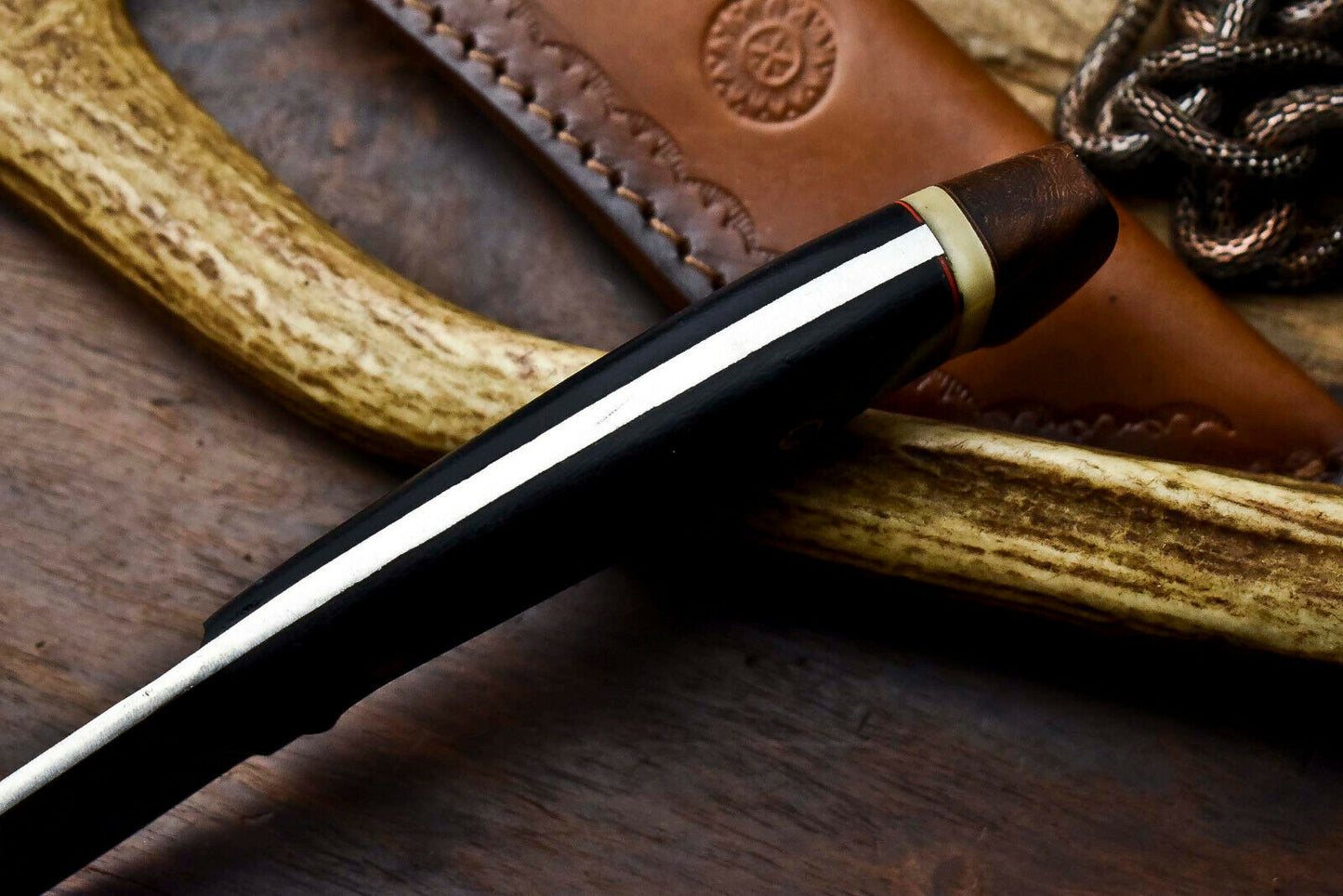 HS-647 Custom Handmade Damascus Hunting Skinning Blade Hunter Camping Full Tang Knife