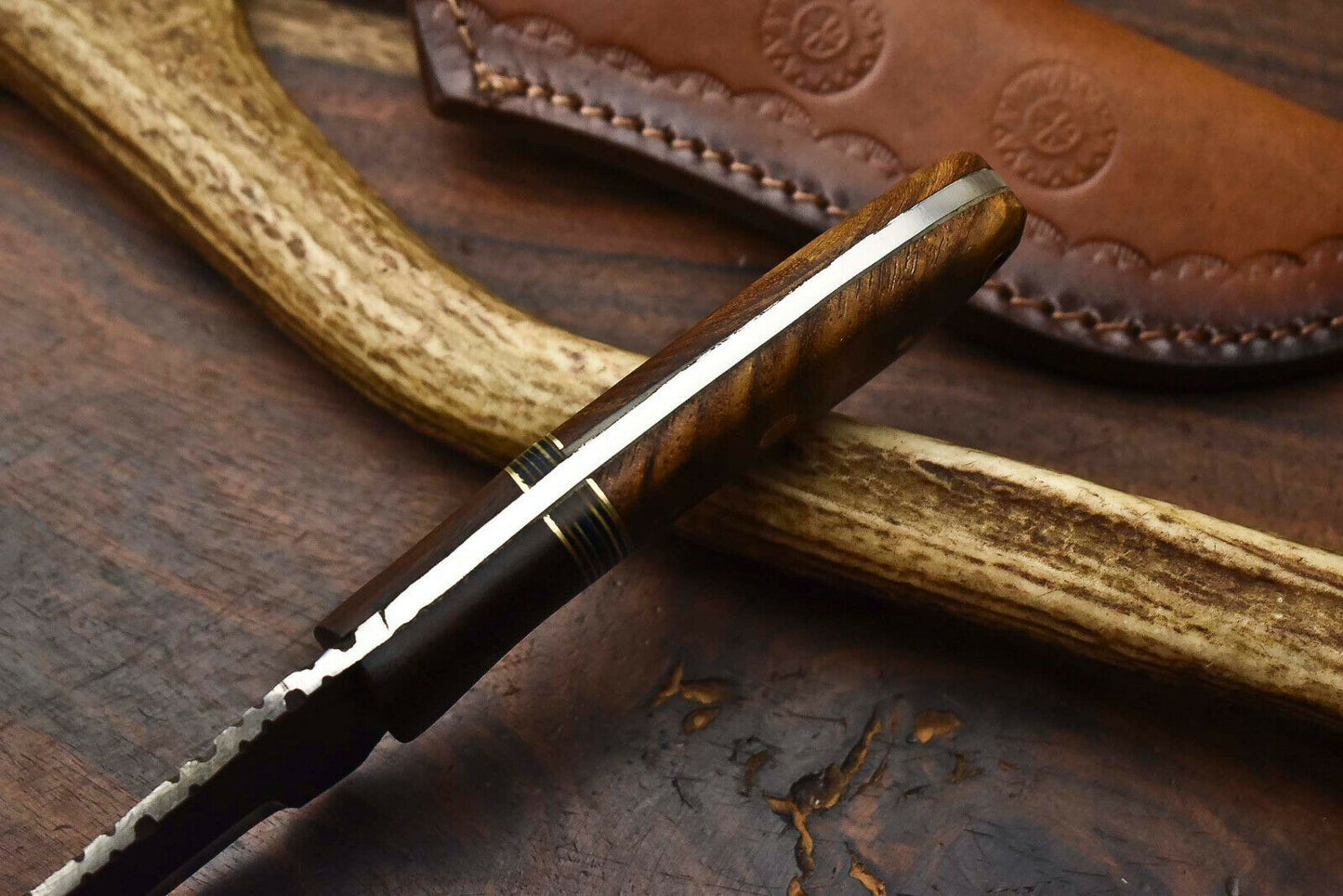 HS-597  Handmade Damascus Skinning Blade Camping Full Tang Knife