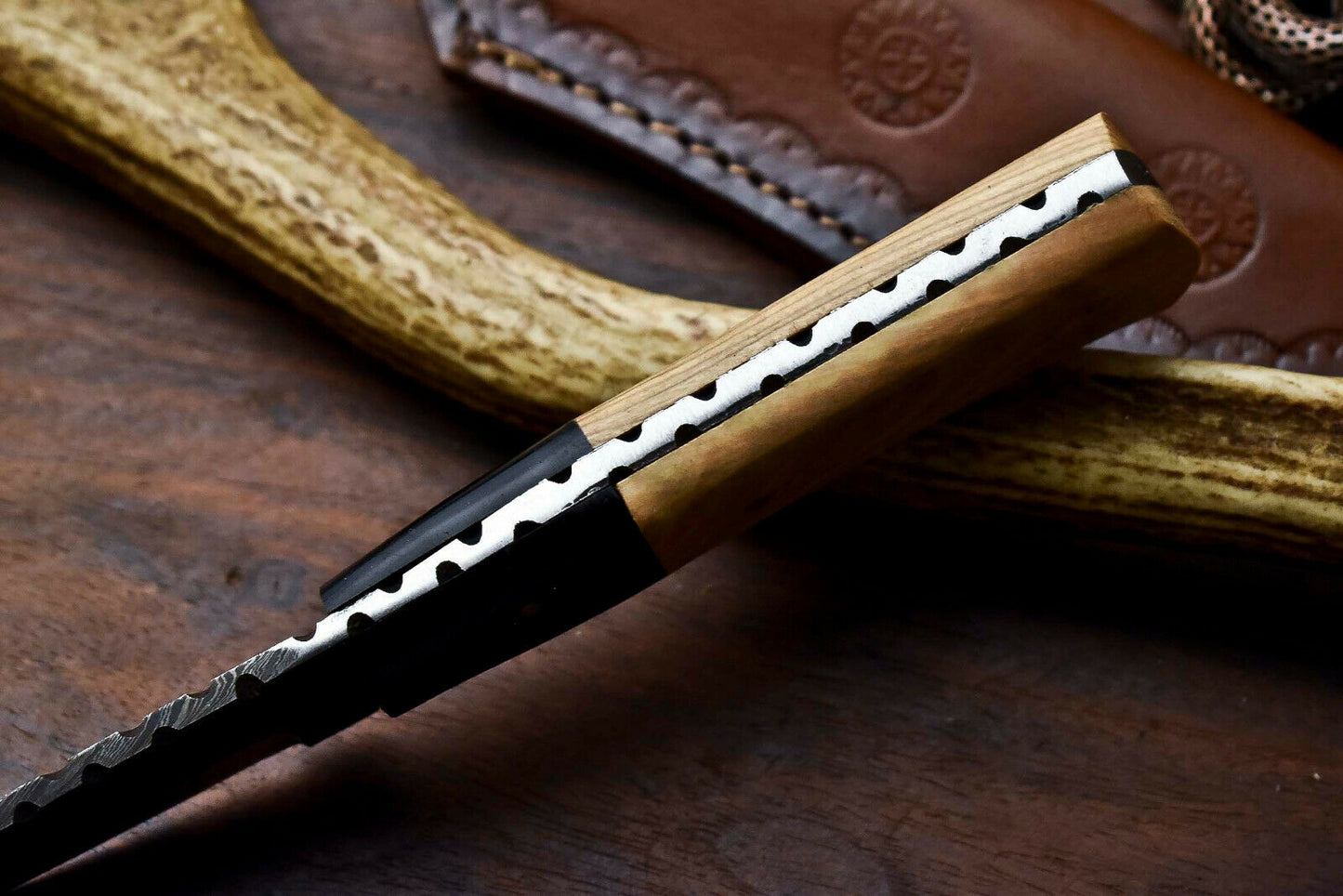 HS-698 Custom Handmade Damascus Steel Skinner Knife - Beautiful Wood Handle