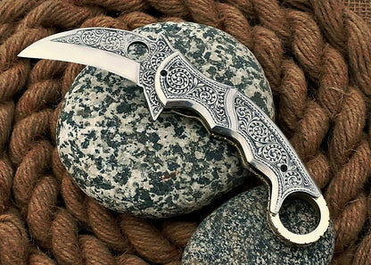Present The Best Custom Hand Engraved Folding-Pocket Knife With Very Good Price