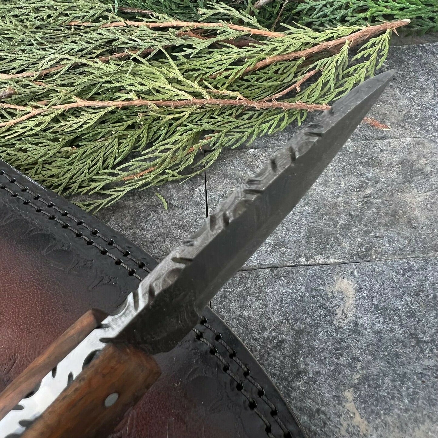 HS-583 Custom Handmade Damascus Steel Hunting Knife Full Tang Skinner Knife