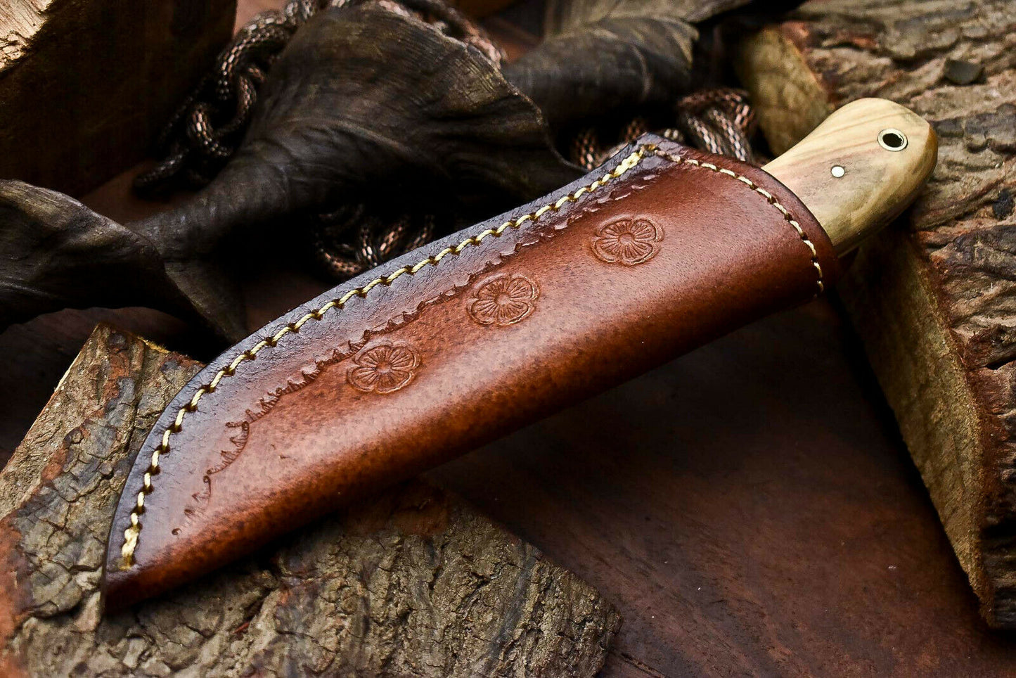 HS-703 Custom Handmade Damascus Steel Skinner Knife - Beautiful Wood Handle