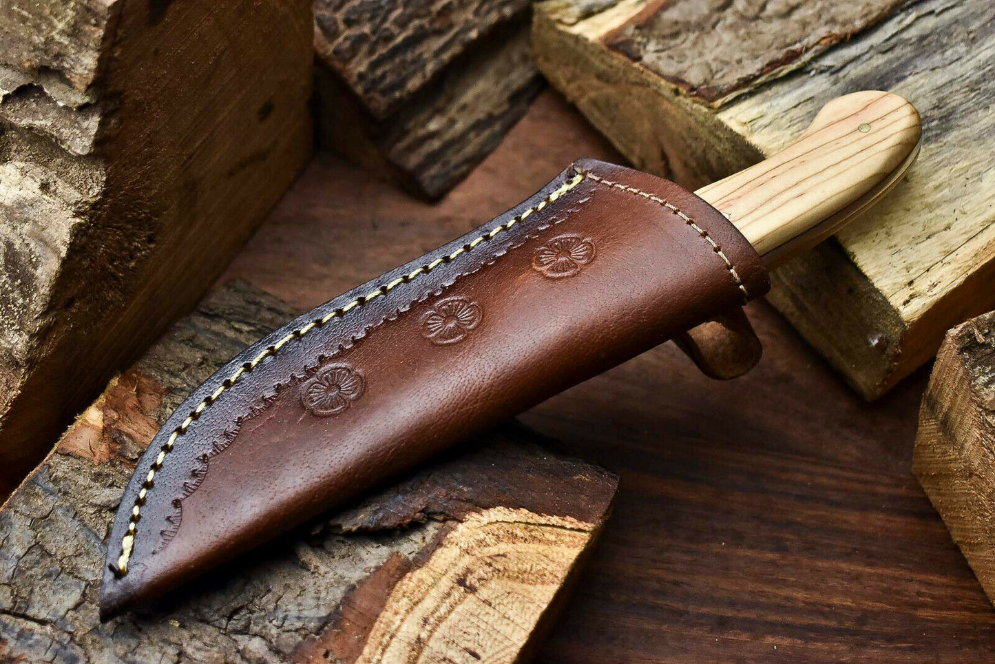 HS-652 Custom Handmade Damascus Hunting Skinning Blade Hunter Camping Full Tang Knife