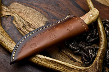 HS-686 Custom Handmade Damascus Steel Skinner Knife - Beautiful Wood Handle