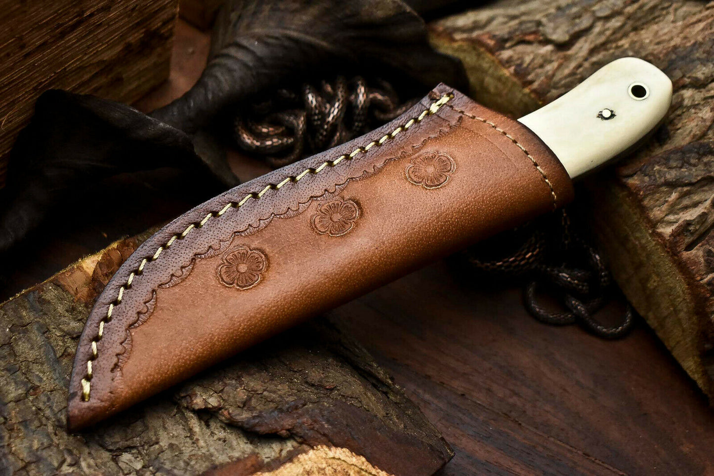 HS-654 Custom Handmade Damascus Hunting Skinning Blade Hunter Camping Full Tang Knife