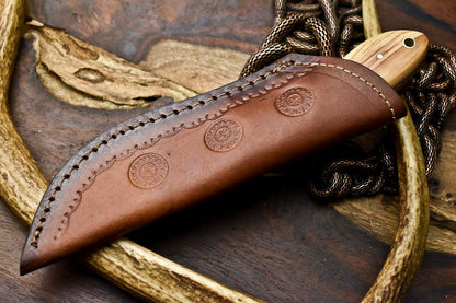 HS-635 Custom Handmade Damascus Hunting Skinning Blade Hunter Camping Full Tang Knife
