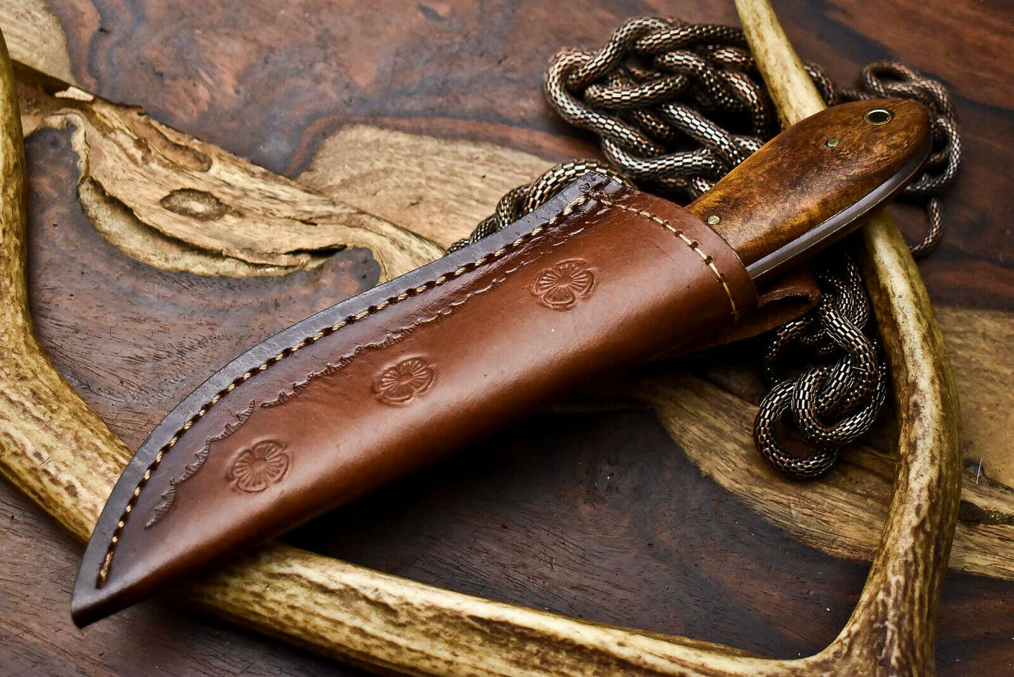 HS-692 Custom Handmade Damascus Steel Skinner Knife - Beautiful Wood Handle