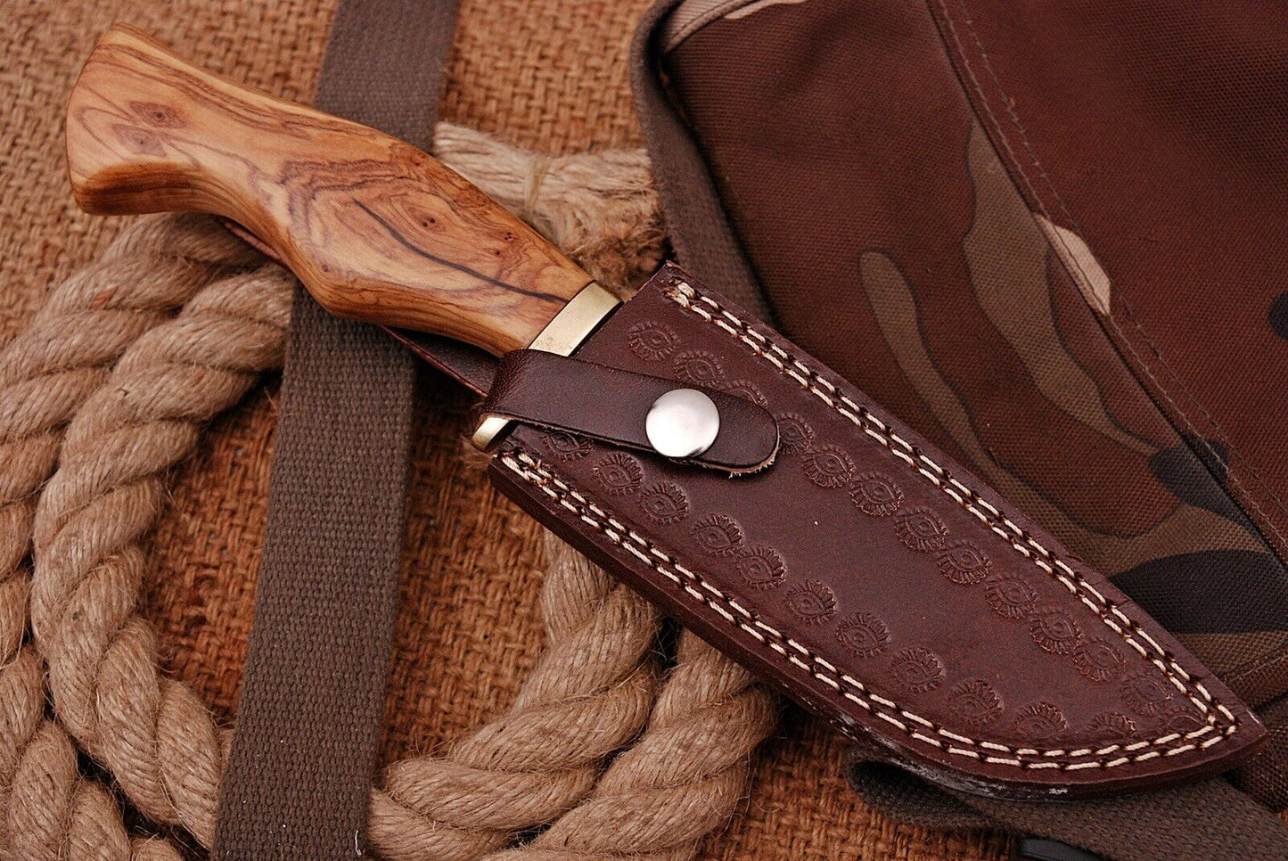 HS-428 | Custom Handmade Damascus Steel Hunting Knife - Beautiful Wood Handle