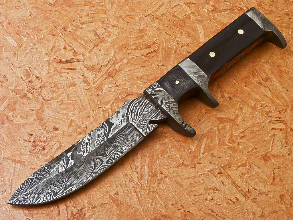 HS-544 Custom Handmade Damascus Hunting Knife With Hard Bufalo Horn Handle