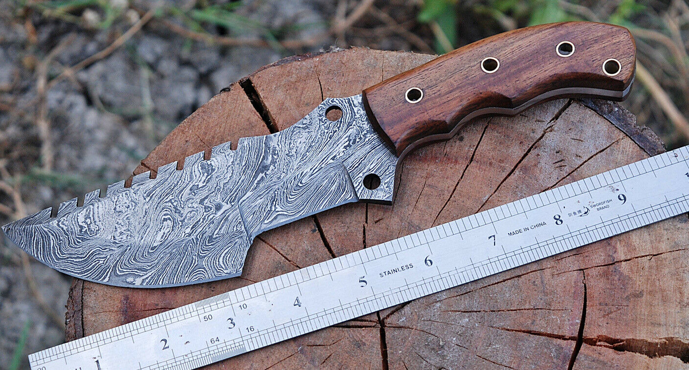 HS-941 Custom Handmade Damascus Hunting Tracker Knife WithWood Handle