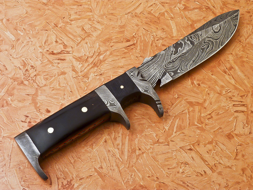 HS-544 Custom Handmade Damascus Hunting Knife With Hard Bufalo Horn Handle