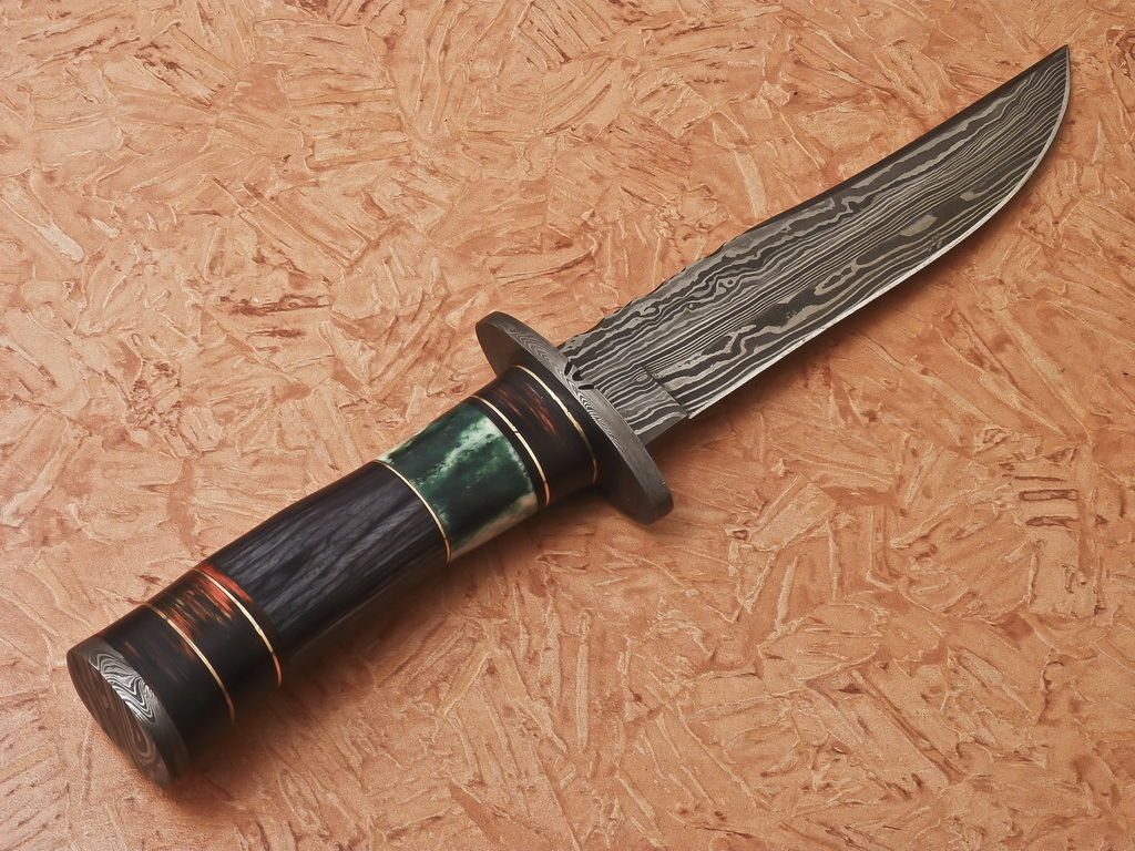 HS-542 Custom Handmade Damascus Huting Knife With Hard Wood & Bone Handle