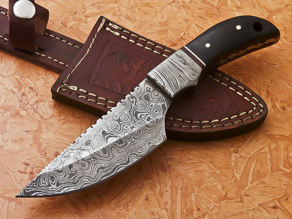HS-538  Custom Handmade Damascus Hunting Knife With Buffalo Horn Handle