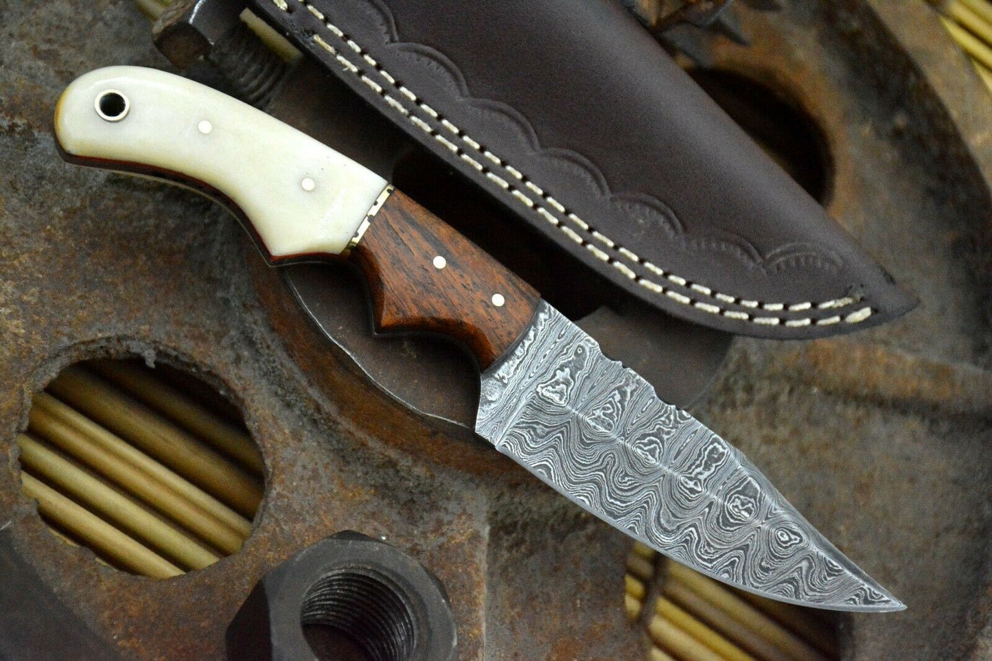 HS-853 Custom Handmade Damascus Skinner Knife With Walnut Wood Handle