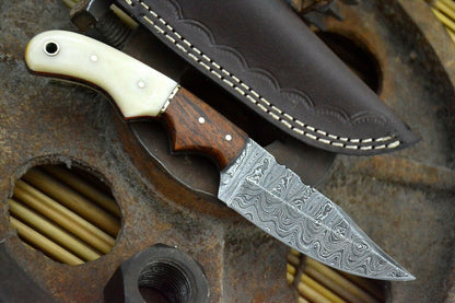 HS-853 Custom Handmade Damascus Skinner Knife With Walnut Wood Handle