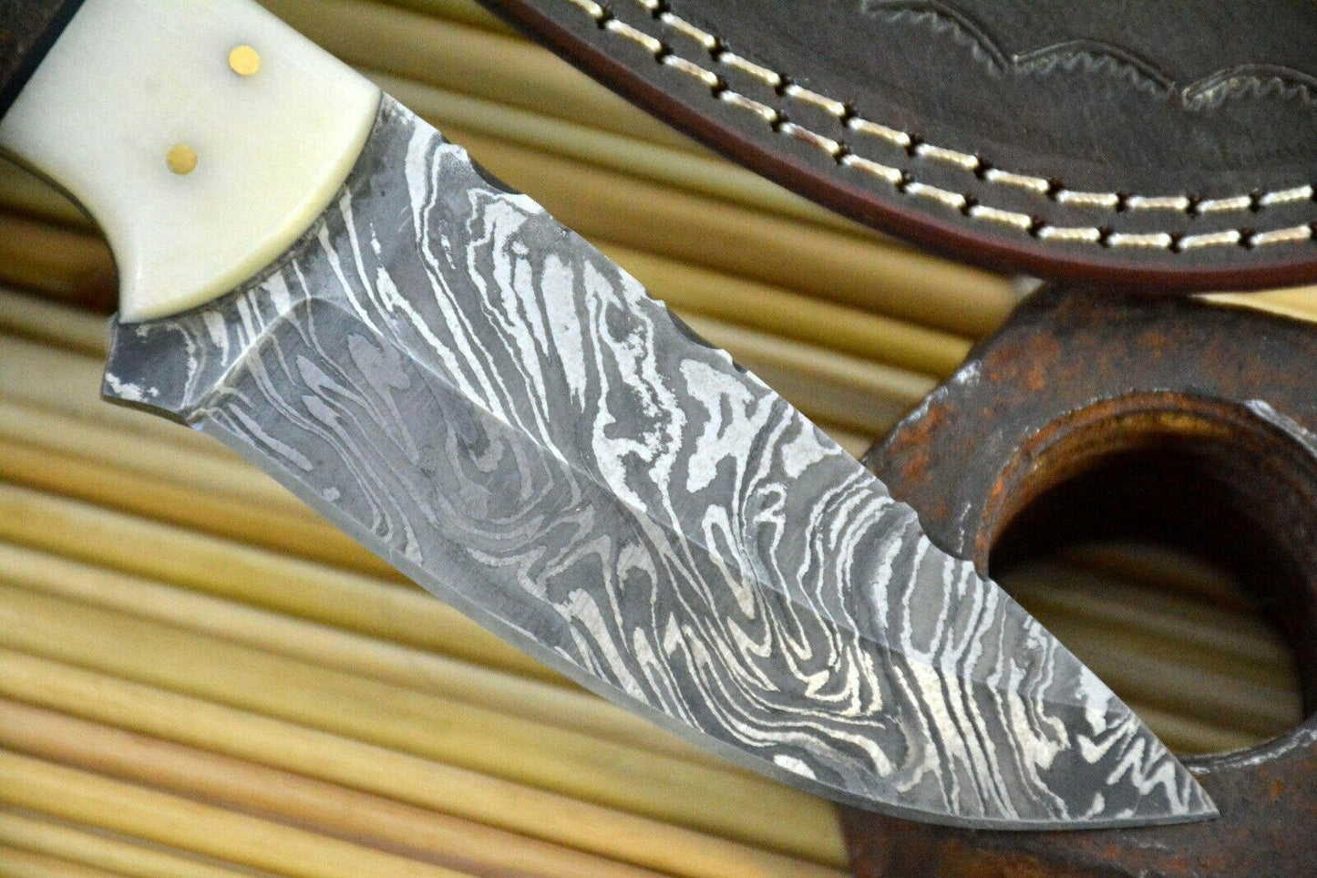HS-849 Custom Handmade Damascus Skinner Knife - With Walnut Handle