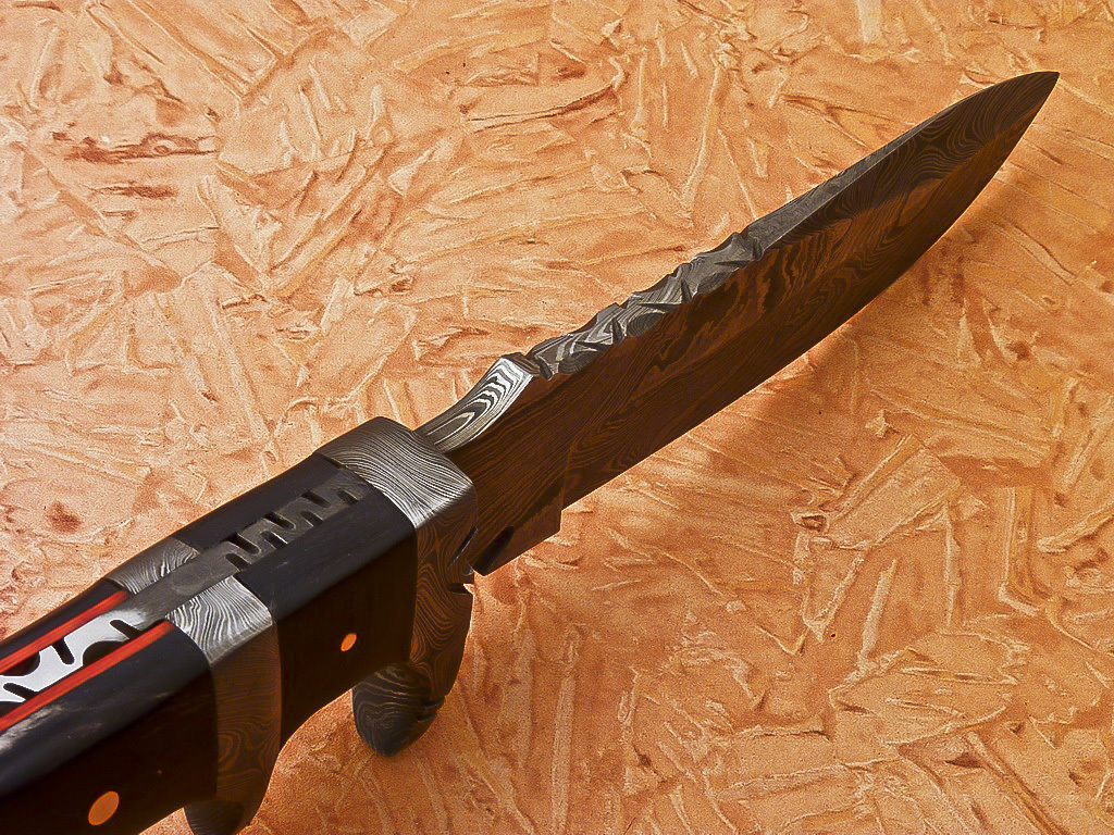 HS-544 Custom Handmade Damascus Hunting Knife With Hard Bufalo Horn Handle