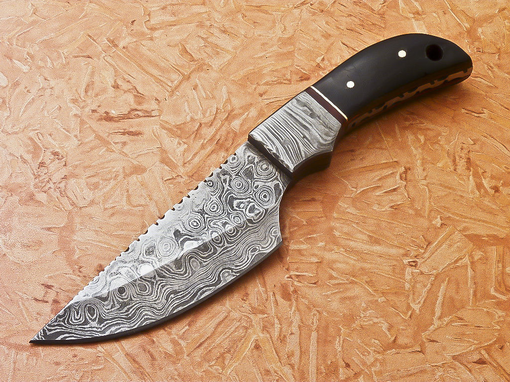 HS-538  Custom Handmade Damascus Hunting Knife With Buffalo Horn Handle
