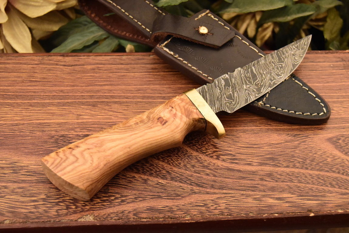HS-831  Custom Handmade Damascus Skinner Knife With Beautiful Olive wood  Handle