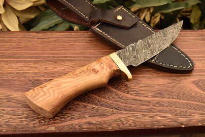 HS-831  Custom Handmade Damascus Skinner Knife With Beautiful Olive wood  Handle