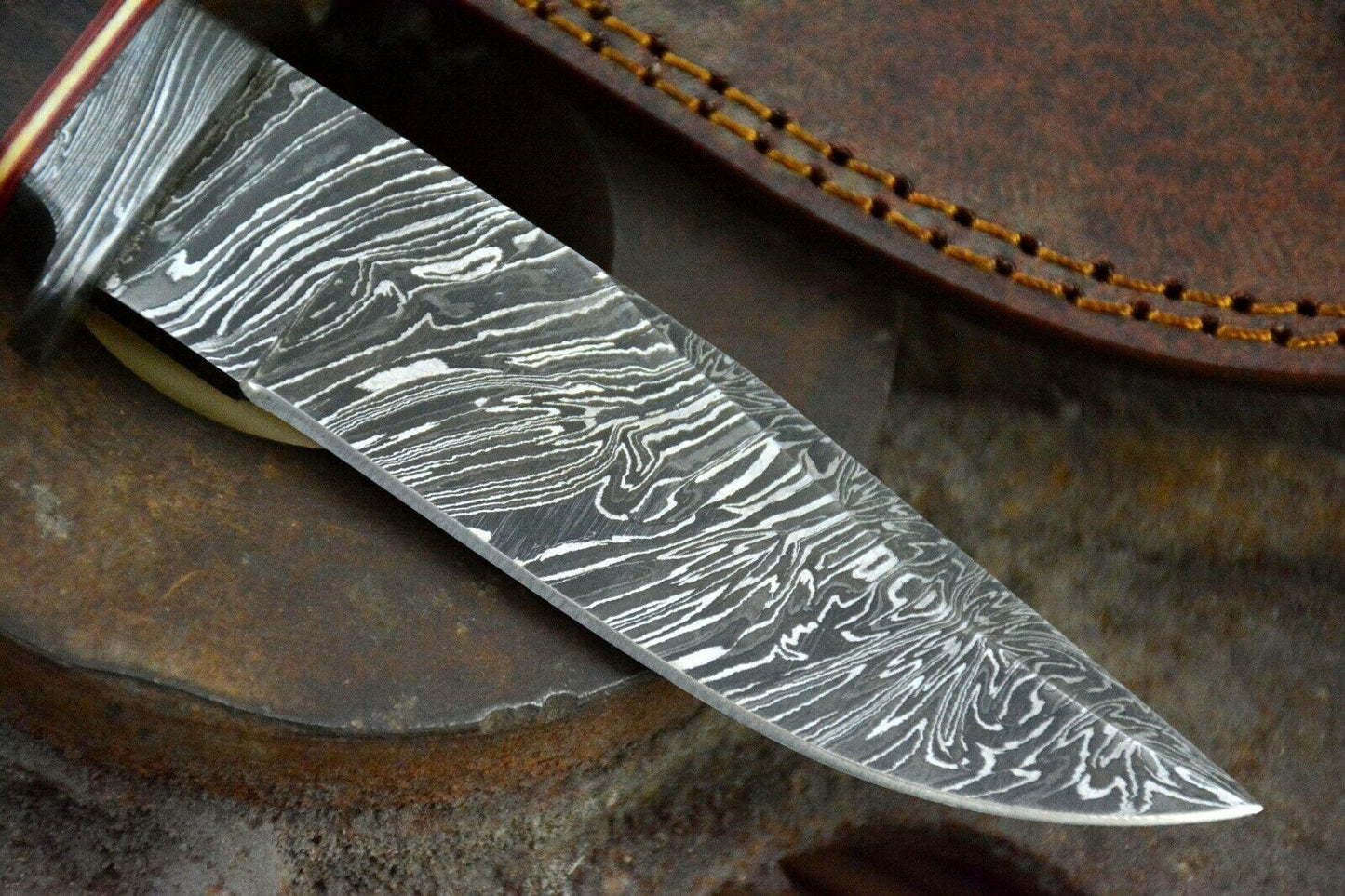 HS-848 Custom Handmade Damascus Skinner Knife Camping Tool - With Walnut Handle