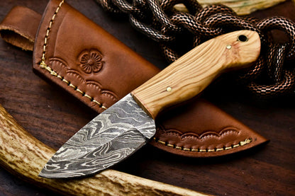 HS-611 Handmade Damascus Skinning Blade Camping Full Tang Knife