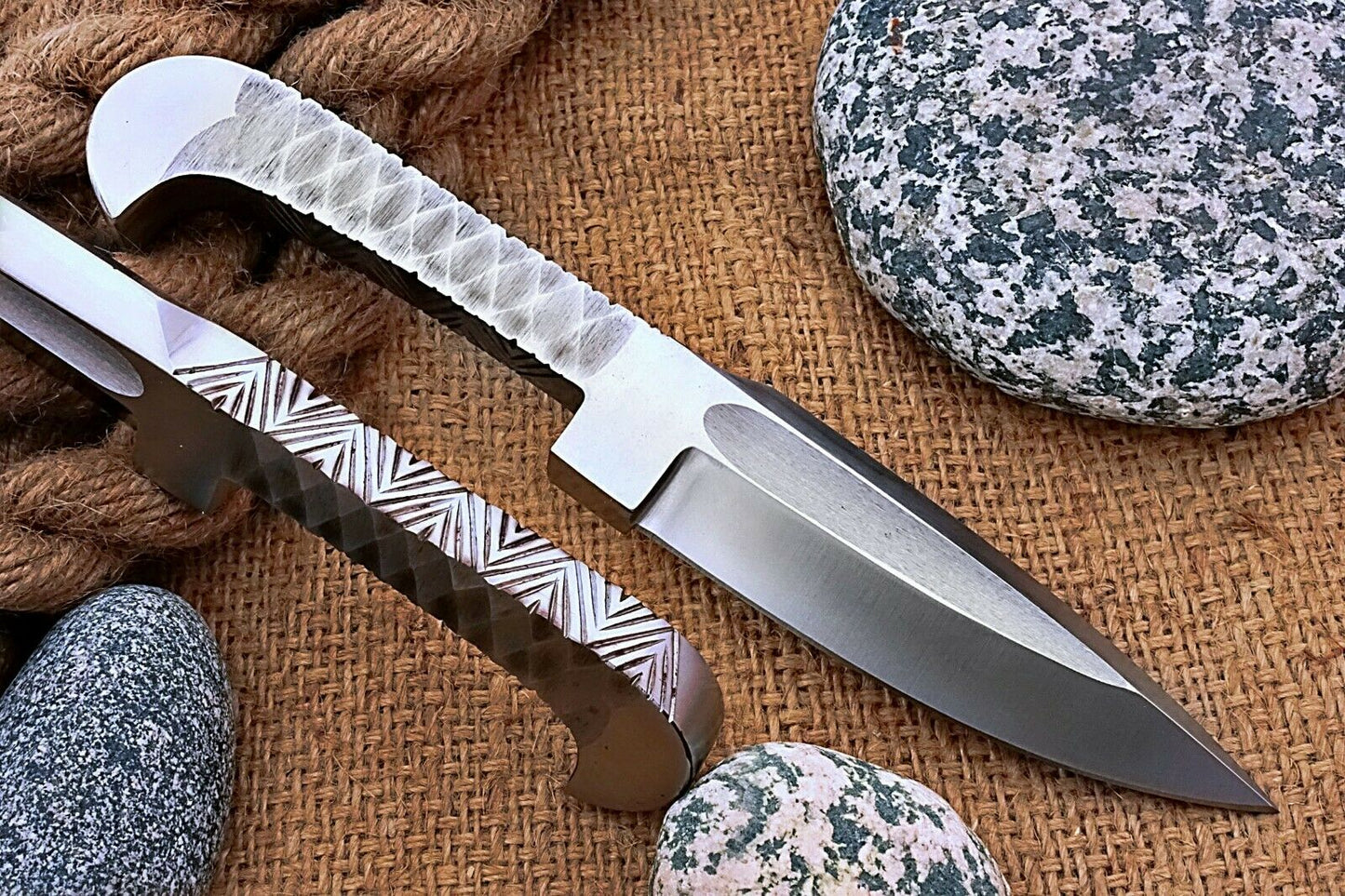 HS-472 Custom Handmade D2 Steel integral knife With Blade line and handle file work