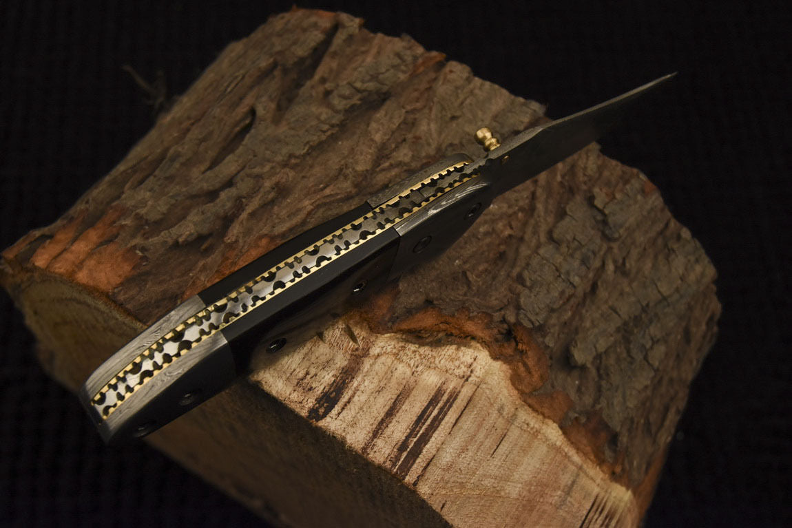 Custom Handmade Damascus Folding/Pocket Knife With Buffalo hHorn Handle