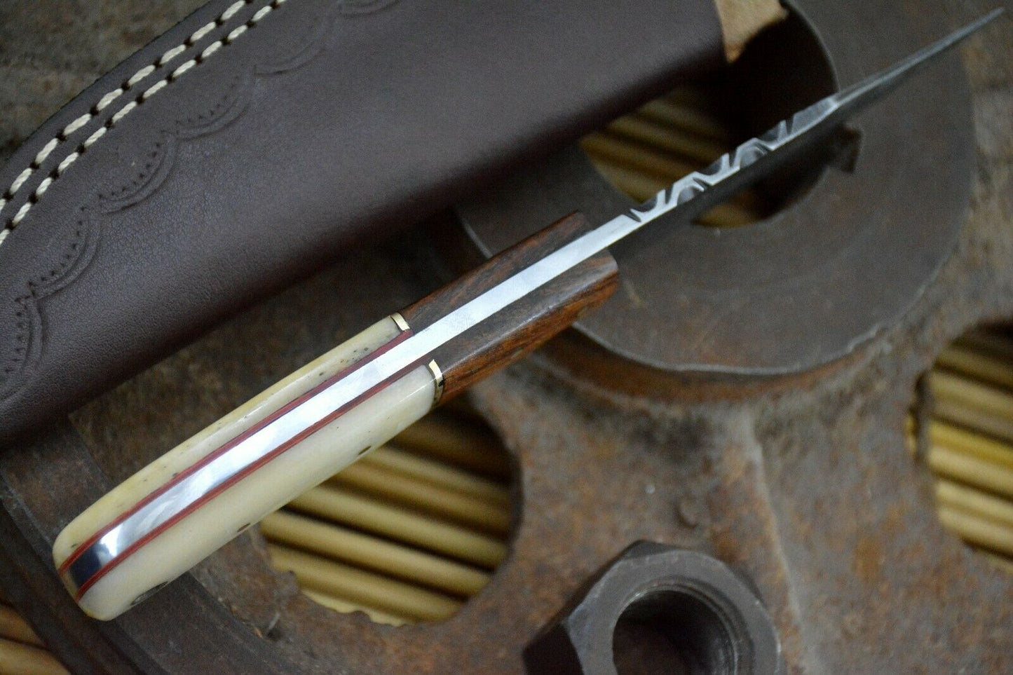HS-853 Custom Handmade Damascus Skinner Knife With Walnut Wood Handle