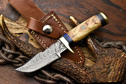 HS-715 Custom Handmade Awesome Olive Wood Handle Damascus Steel Skinner Knife With Best Price