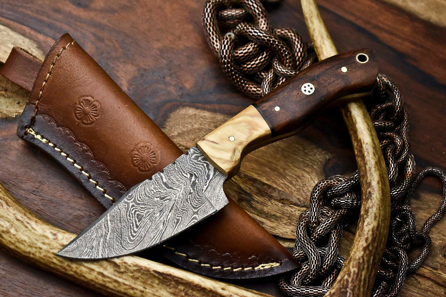 HS-687 Custom Handmade Damascus Steel Skinner Knife - Beautiful Wood Handle