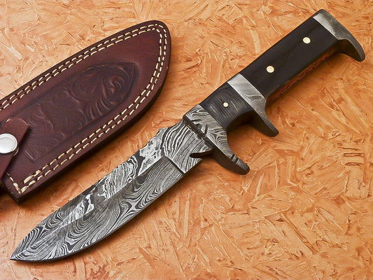 HS-544 Custom Handmade Damascus Hunting Knife With Hard Bufalo Horn Handle