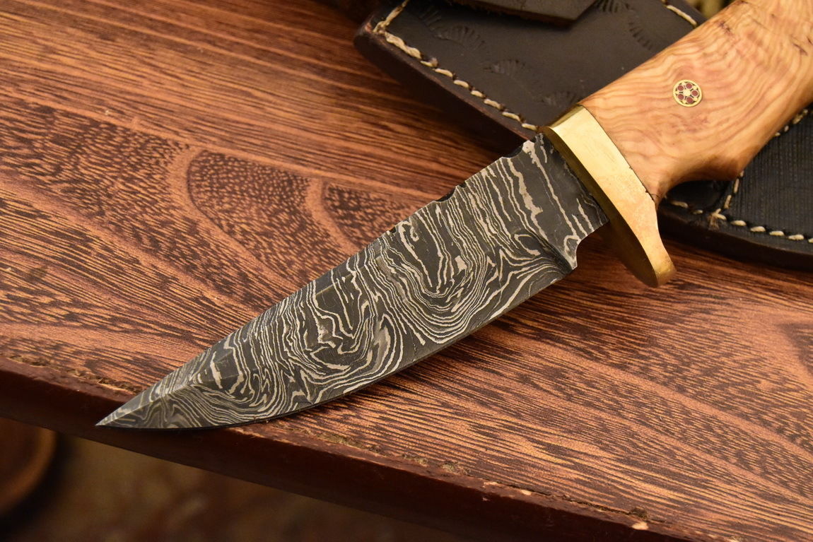 HS-831  Custom Handmade Damascus Skinner Knife With Beautiful Olive wood  Handle