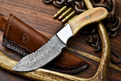 HS-603  Handmade Damascus Skinning Blade Camping Full Tang Knife