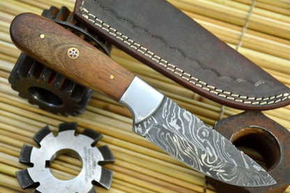 HS-843 Custom Handmade Damascus Steel Skinner Knife Handmade With Walnut Handle