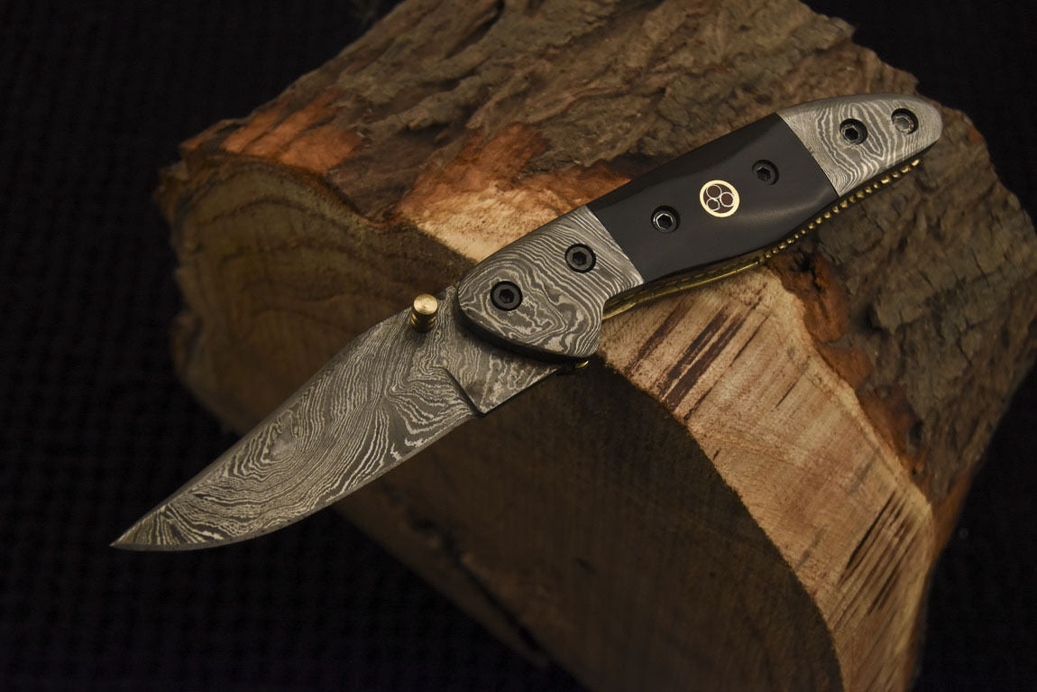 Custom Handmade Damascus Folding/Pocket Knife With Buffalo hHorn Handle