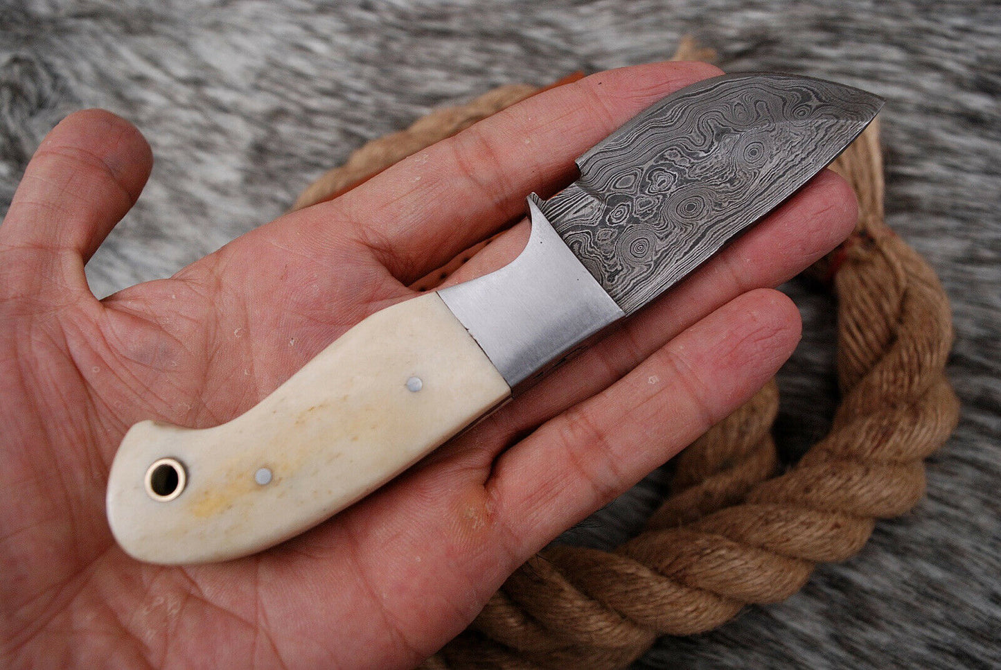 HS-739 Custom Handmade Damascus Steel Skinner Knife With Camel Bone Handle