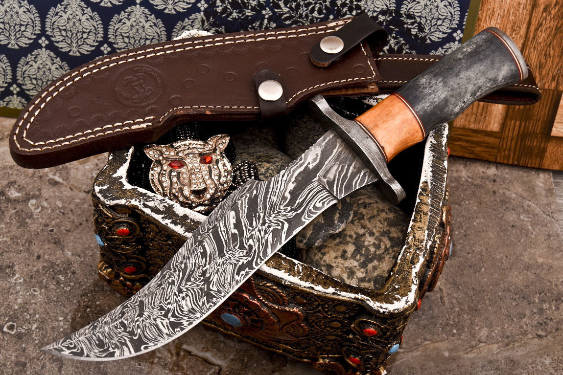 HS-530 Custom Handmade Damascus Hunting/Bowie Knife With Colored Bone Handle