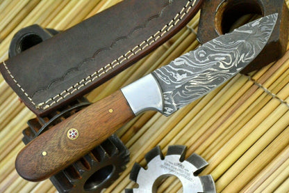HS-843 Custom Handmade Damascus Steel Skinner Knife Handmade With Walnut Handle