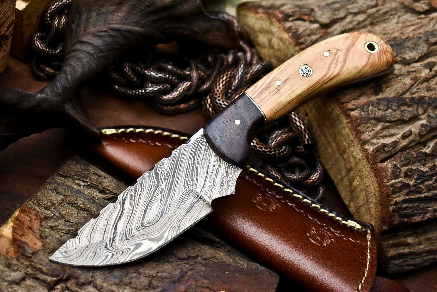 HS-702 Custom Handmade Damascus Steel Skinner Knife - Beautiful Wood Handle