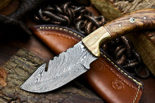 Load image into Gallery viewer, HS-639 Custom Handmade Damascus Hunting Skinning Blade Hunter Camping Full Tang Knife
