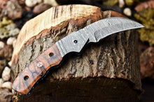 Load image into Gallery viewer, Custom Handmade Damascus Steel Pocket Folding Knife - Beautiful Resin Handle
