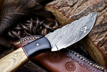 Load image into Gallery viewer, HS-701 Custom Handmade Damascus Steel Skinner Knife - Beautiful Wood Handle
