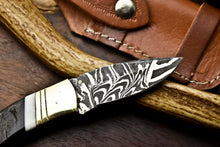 Load image into Gallery viewer, Custom Handmade Damascus Steel Pocket Folding Knife - Beautiful Ram's Horn Handle
